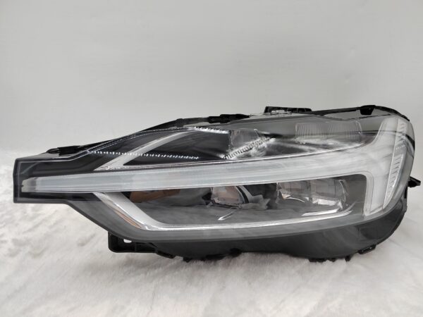 VOLVO XC60 D4 2018-2023 LED L.H.S HEADLIGHT ASSEMBLY