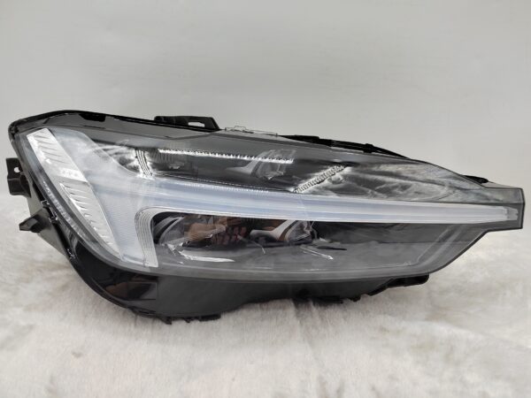 VOLVO XC60 D4 2018-2023 LED R.H.S HEADLIGHT ASSEMBLY