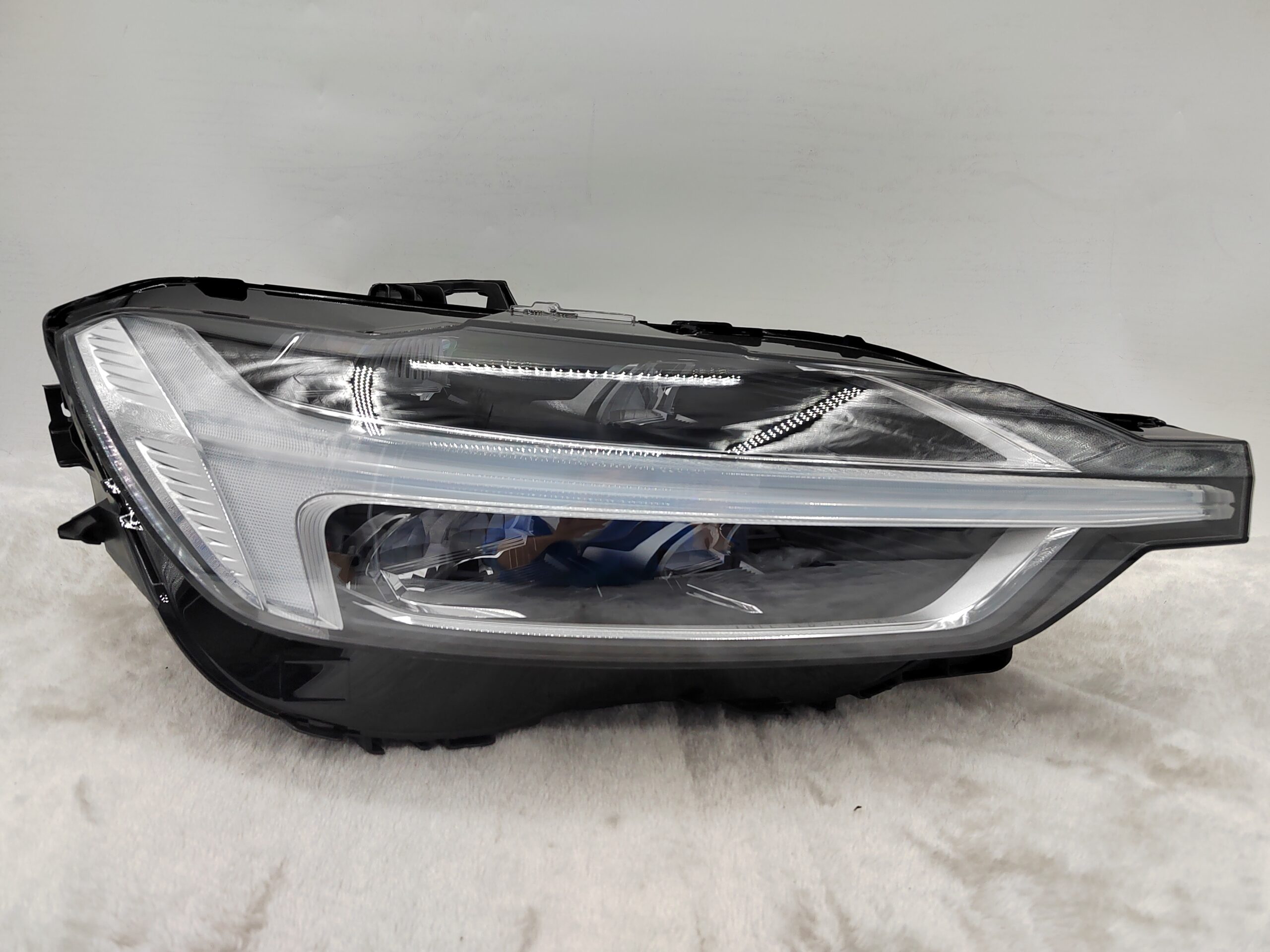 VOLVO XC60 D4 2018-2023 LED R.H.S HEADLIGHT ASSEMBLY