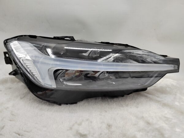 VOLVO XC60 D4 2018-2023 LED R.H.S HEADLIGHT ASSEMBLY