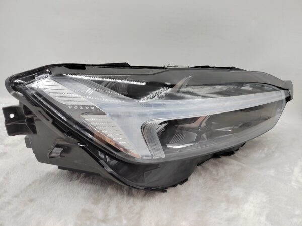 VOLVO XC60 D4 2018-2023 LED R.H.S HEADLIGHT ASSEMBLY