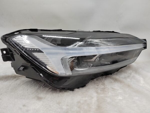 VOLVO XC60 D4 2018-2023 LED R.H.S HEADLIGHT ASSEMBLY