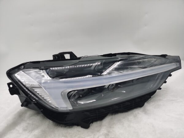 VOLVO XC60 D4 2018-2023 LED R.H.S HEADLIGHT ASSEMBLY