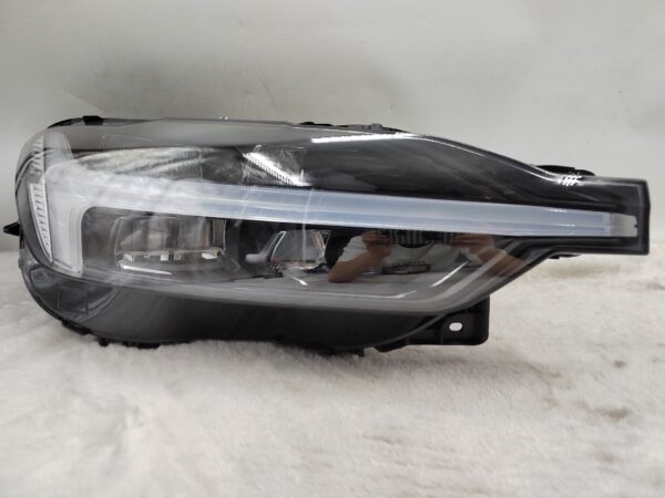 VOLVO XC60 D4 2018-2023 LED R.H.S HEADLIGHT ASSEMBLY