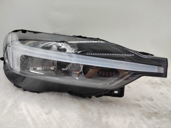 VOLVO XC60 D4 2018-2023 LED R.H.S HEADLIGHT ASSEMBLY