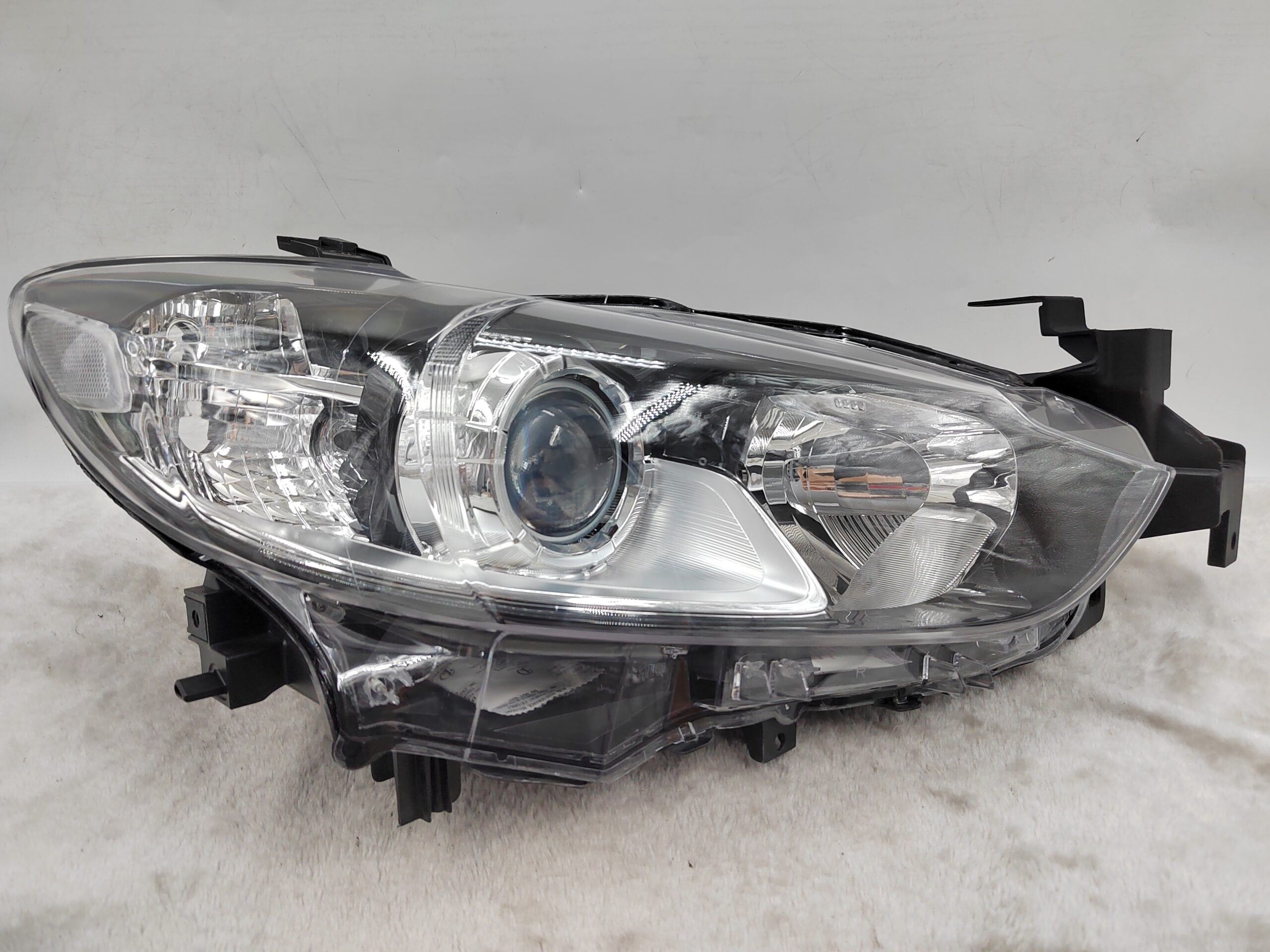 MAZDA 6 2013-2014 HALOGEN R.H.S HEADLIGHT ASSEMBLY