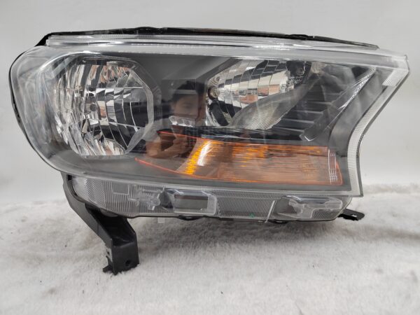 FORD EVEREST RANGER 2015-2019 HALOGEN R.H.S HEADLIGHT ASSEMBLY