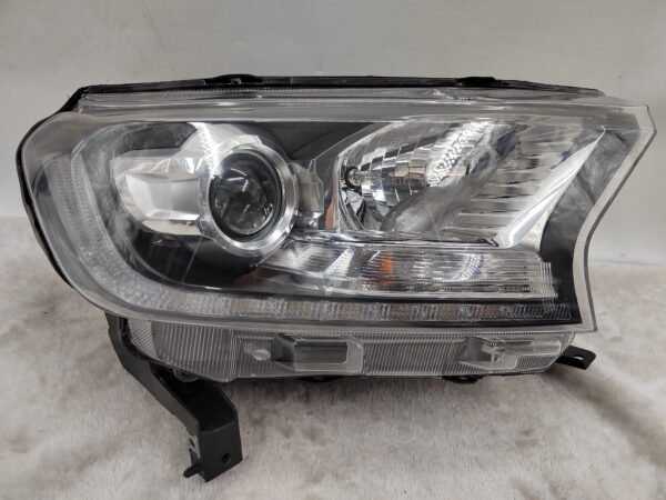 FORD EVEREST RANGER 2015-2019 XENON R.H.S HEADLIGHT ASSEMBLY