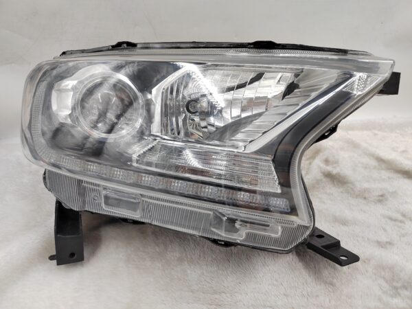 FORD EVEREST RANGER 2015-2019 XENON R.H.S HEADLIGHT ASSEMBLY