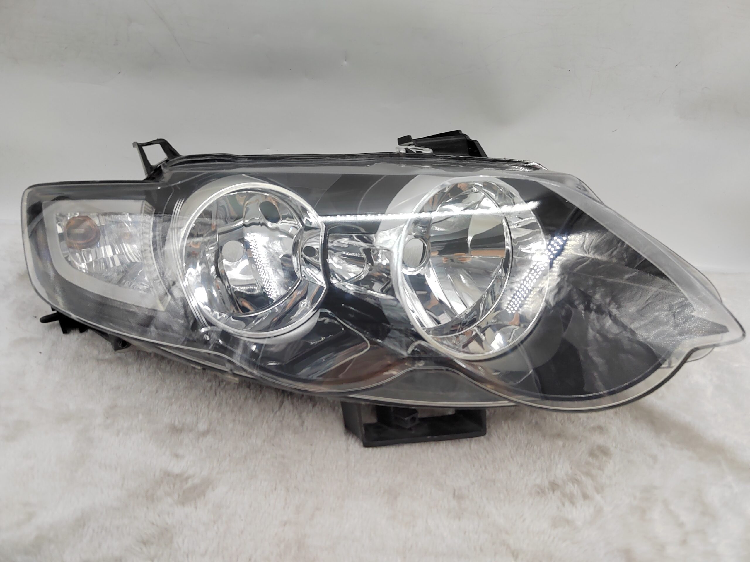 FORD FALCON XR6 FG 2008-2011 HALOGEN R.H.S HEADLIGHT ASSEMBLY