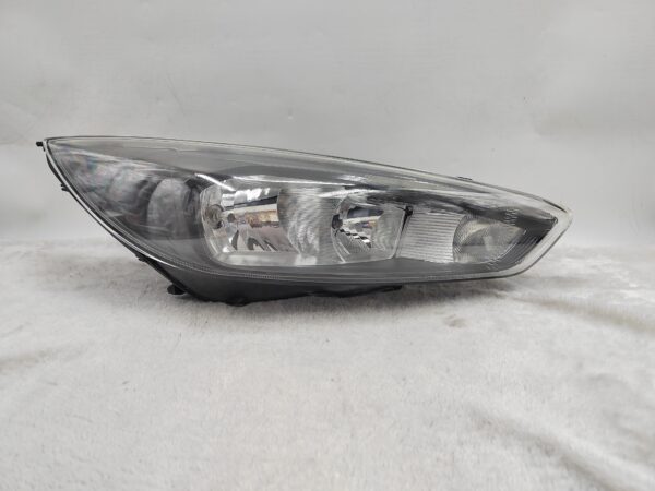 FORD FOCUS MK3 2015-2018 HALOGEN R.H.S HEADLIGHT ASSEMBLY