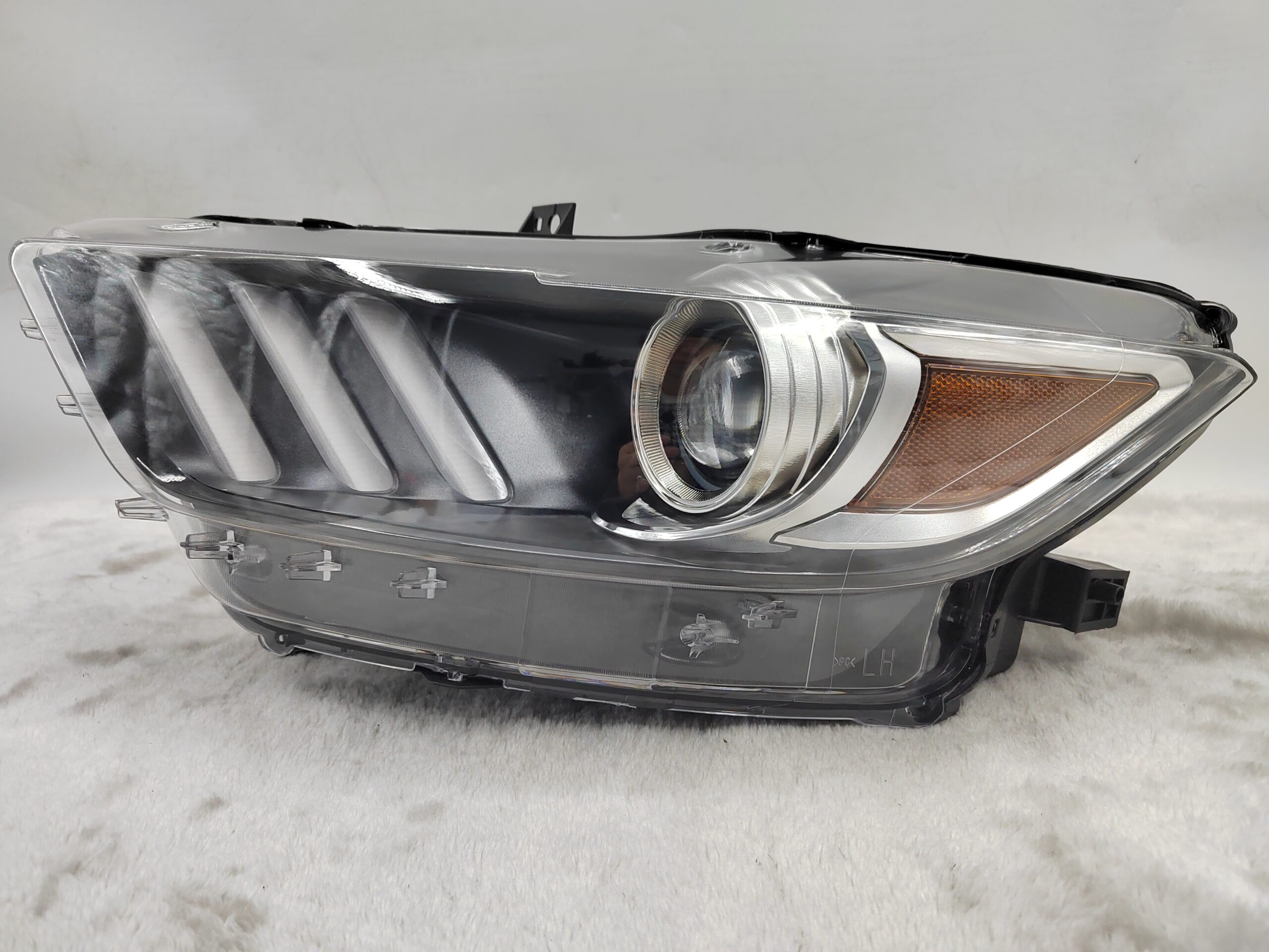 FORD MUSTANG 2015-2017 XENON L.H.S HEADLIGHT ASSEMBLY