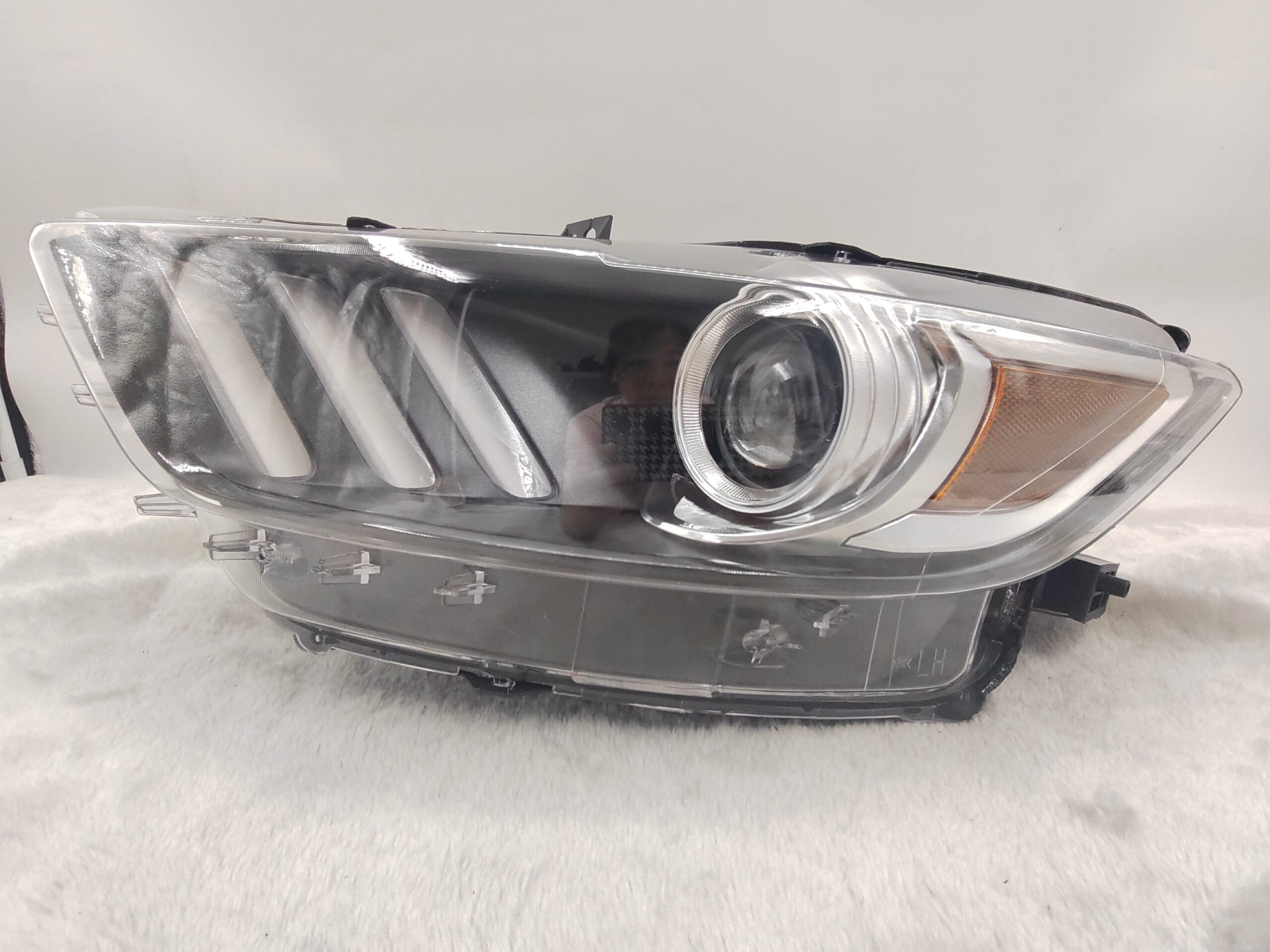 FORD MUSTANG 2015-2017 XENON L.H.S HEADLIGHT ASSEMBLY