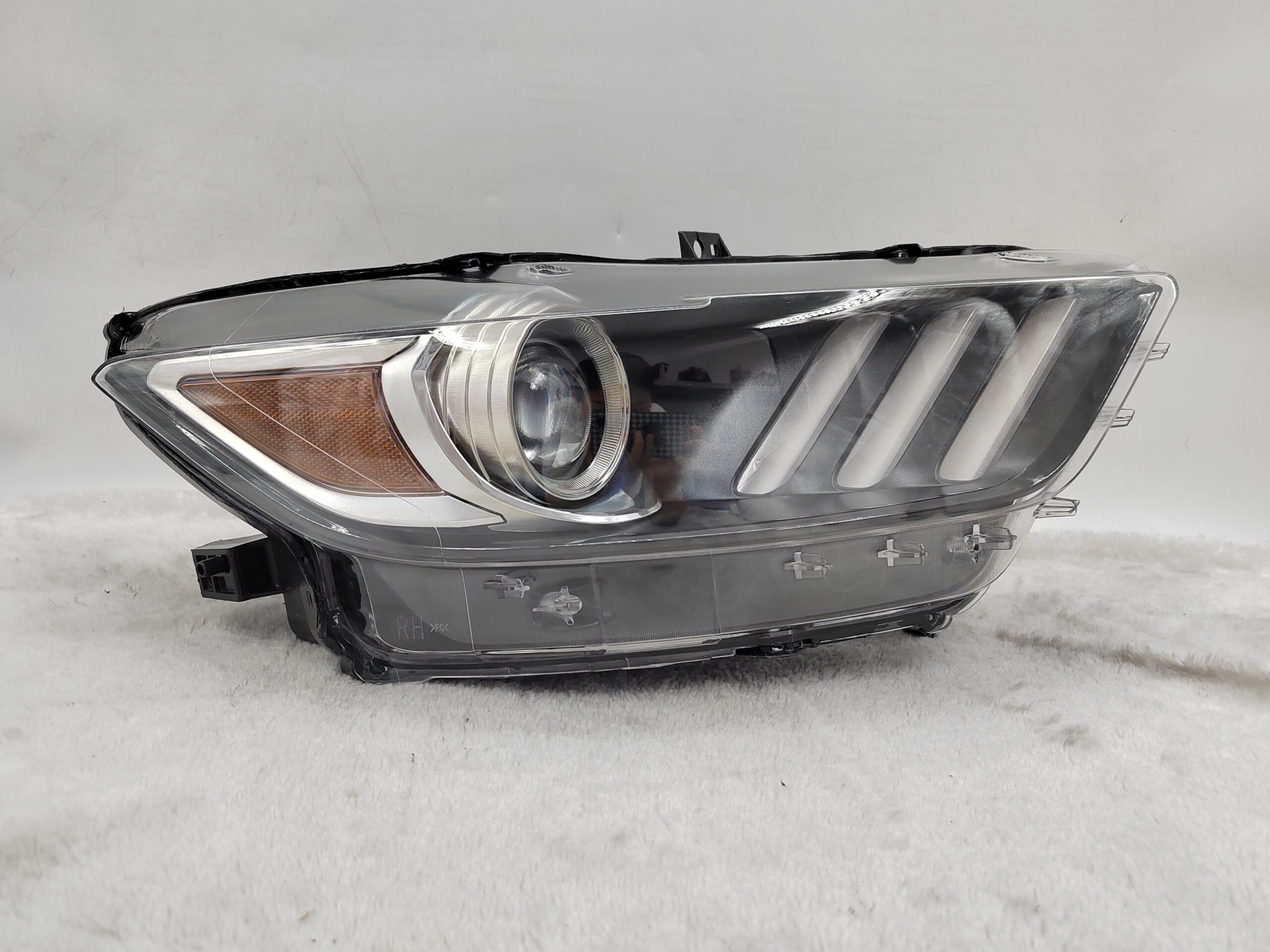 FORD MUSTANG 2015-2017 XENON R.H.S HEADLIGHT ASSEMBLY