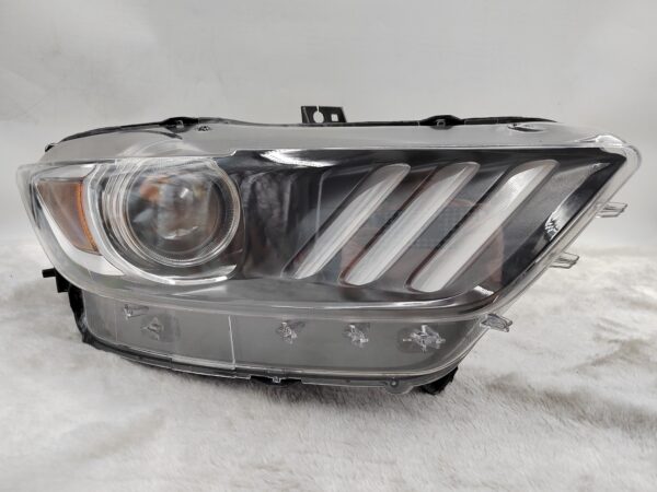 FORD MUSTANG 2015-2017 XENON R.H.S HEADLIGHT ASSEMBLY