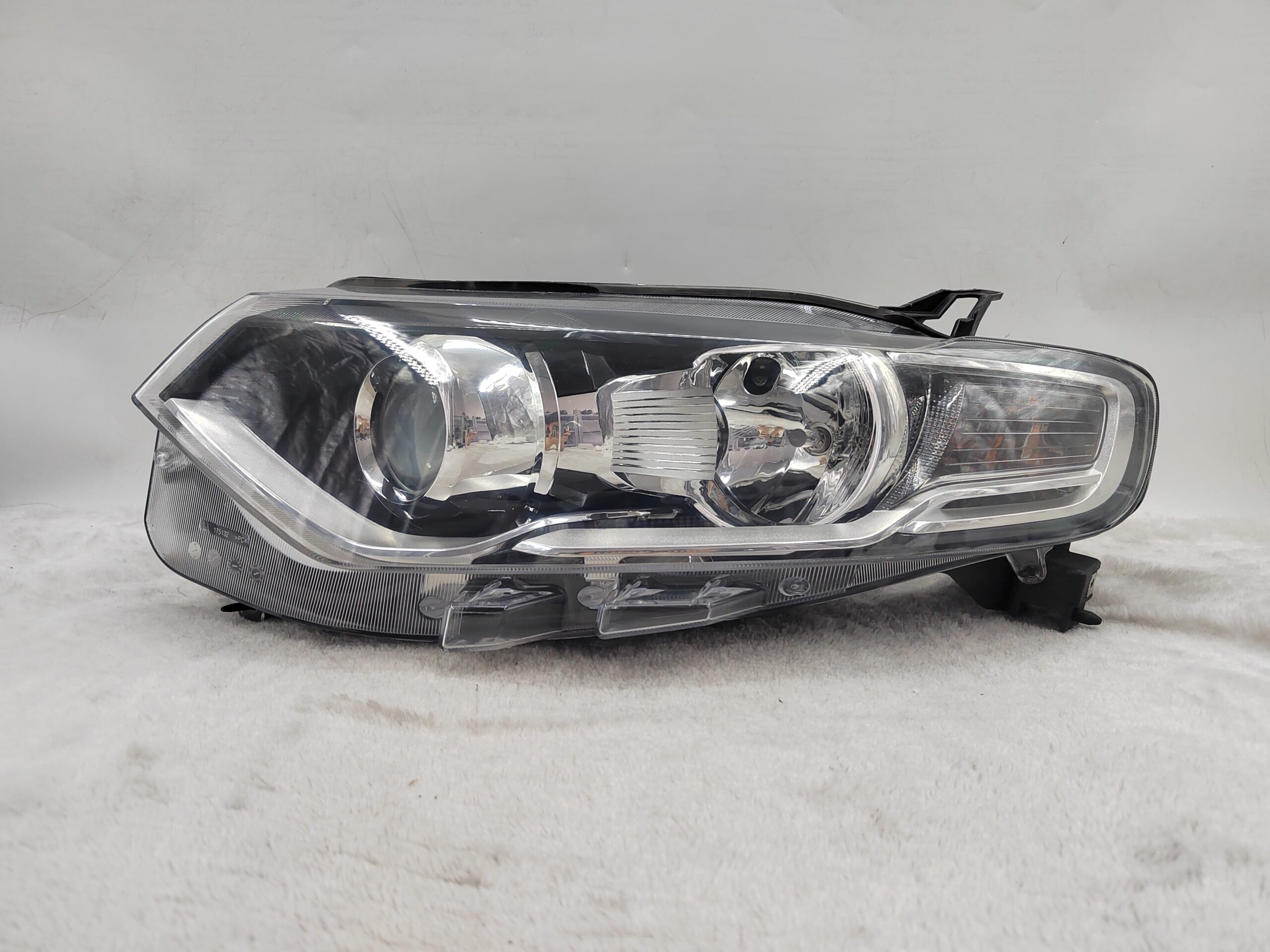 FORD TERRITORY SZ 2011-2017 HALOGEN L.H.S HEADLIGHT ASSEMBLY