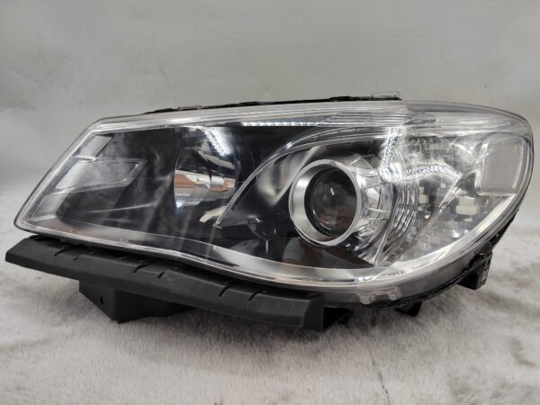 HOLDEN COMMODORE VF SV6 2013-2017 LENS HALOGEN L.H.S HEADLIGHT ASSEMBLY