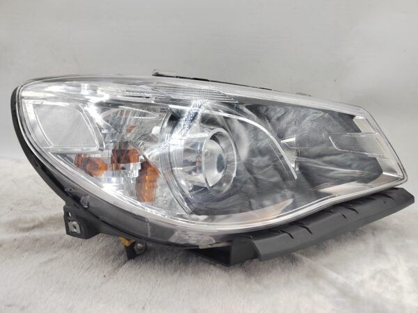 HOLDEN COMMODORE VF SV6 2013-2017 LENS HALOGEN R.H.S HEADLIGHT ASSEMBLY