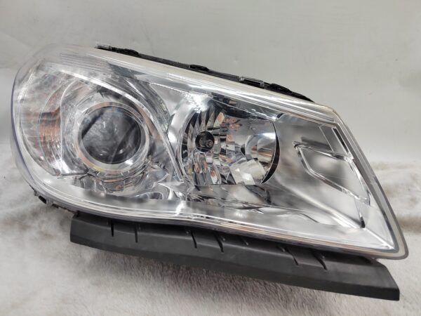 HOLDEN COMMODORE VF SV6 2013-2017 LENS HALOGEN R.H.S HEADLIGHT ASSEMBLY