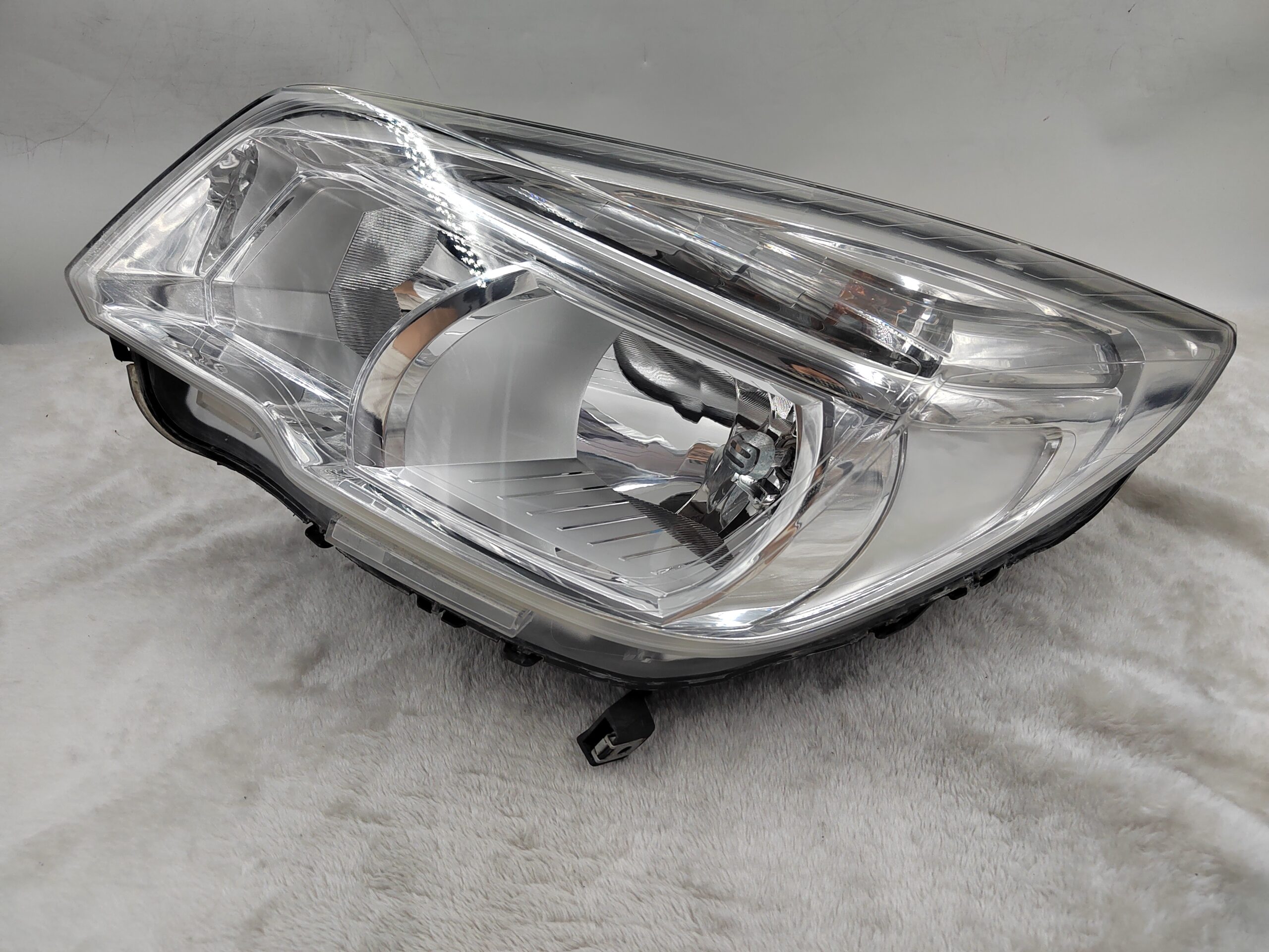 HOLDEN COLORADO 2012-2015 HALOGEN L.H.S HEADLIGHT ASSEMBLY