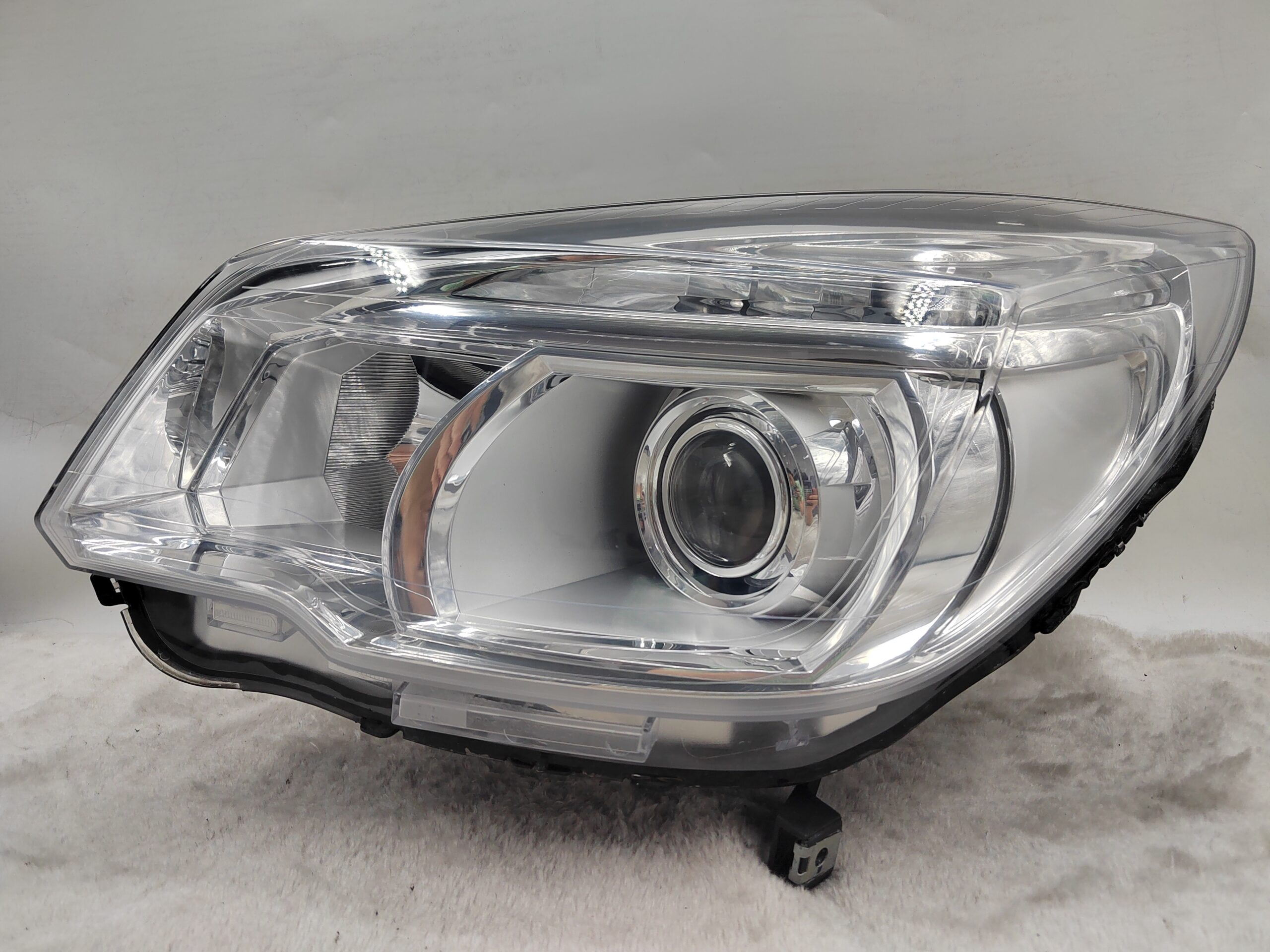 HOLDEN COLORADO 2012-2015 LENS HALOGEN L.H.S HEADLIGHT ASSEMBLY