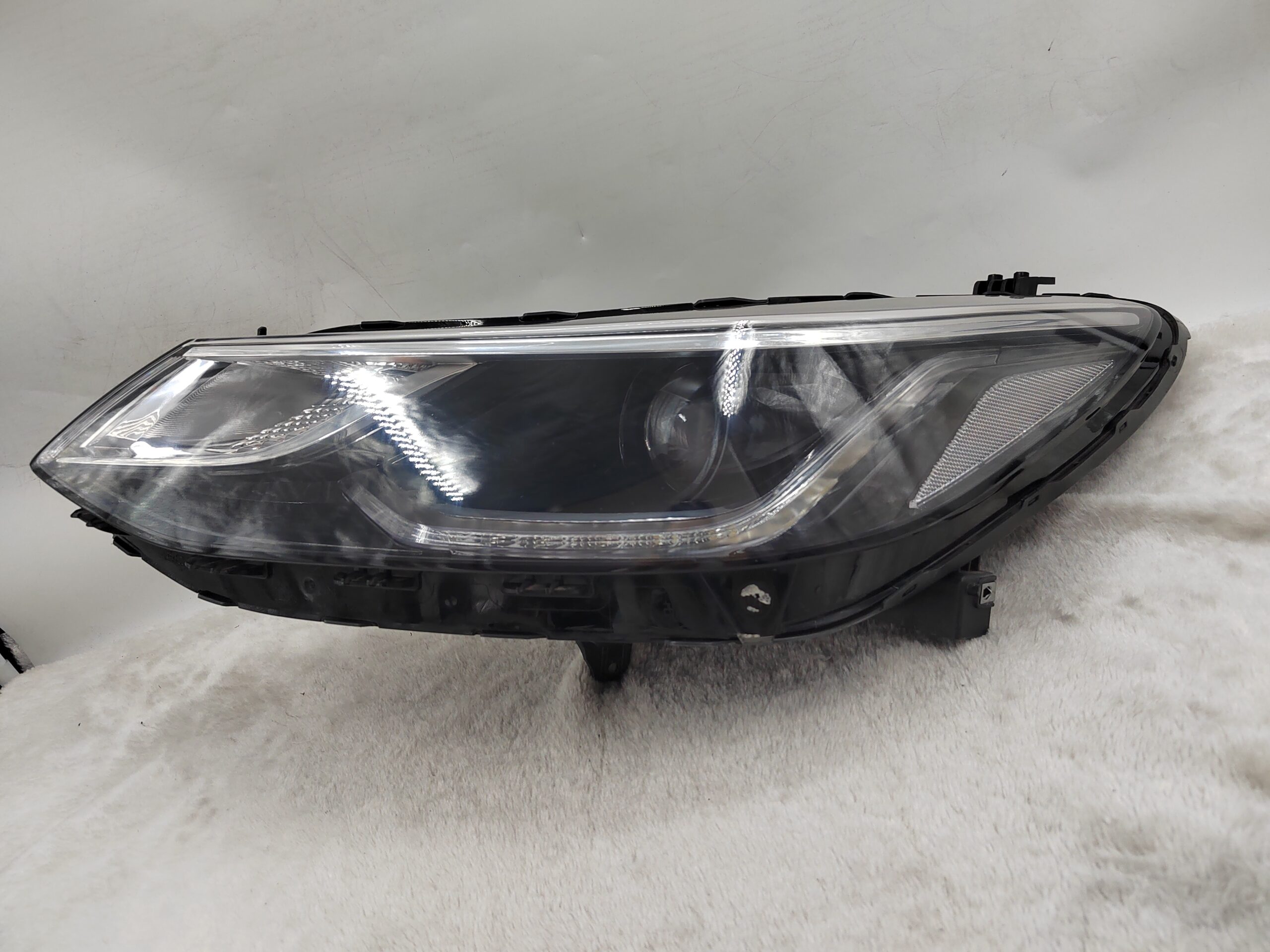 HOLDEN CRUZE 2021-2022 HALOGEN L.H.S HEADLIGHT ASSEMBLY