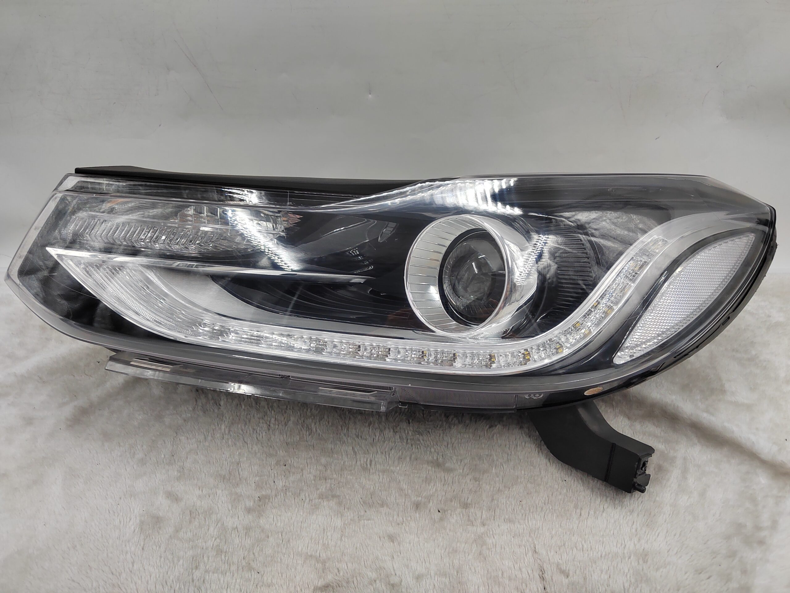 HOLDEN TRAX 2017-2023 LENS HALOGEN L.H.S HEADLIGHT ASSEMBLY