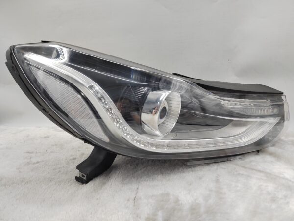 HOLDEN TRAX 2017-2023 LENS HALOGEN R.H.S HEADLIGHT ASSEMBLY