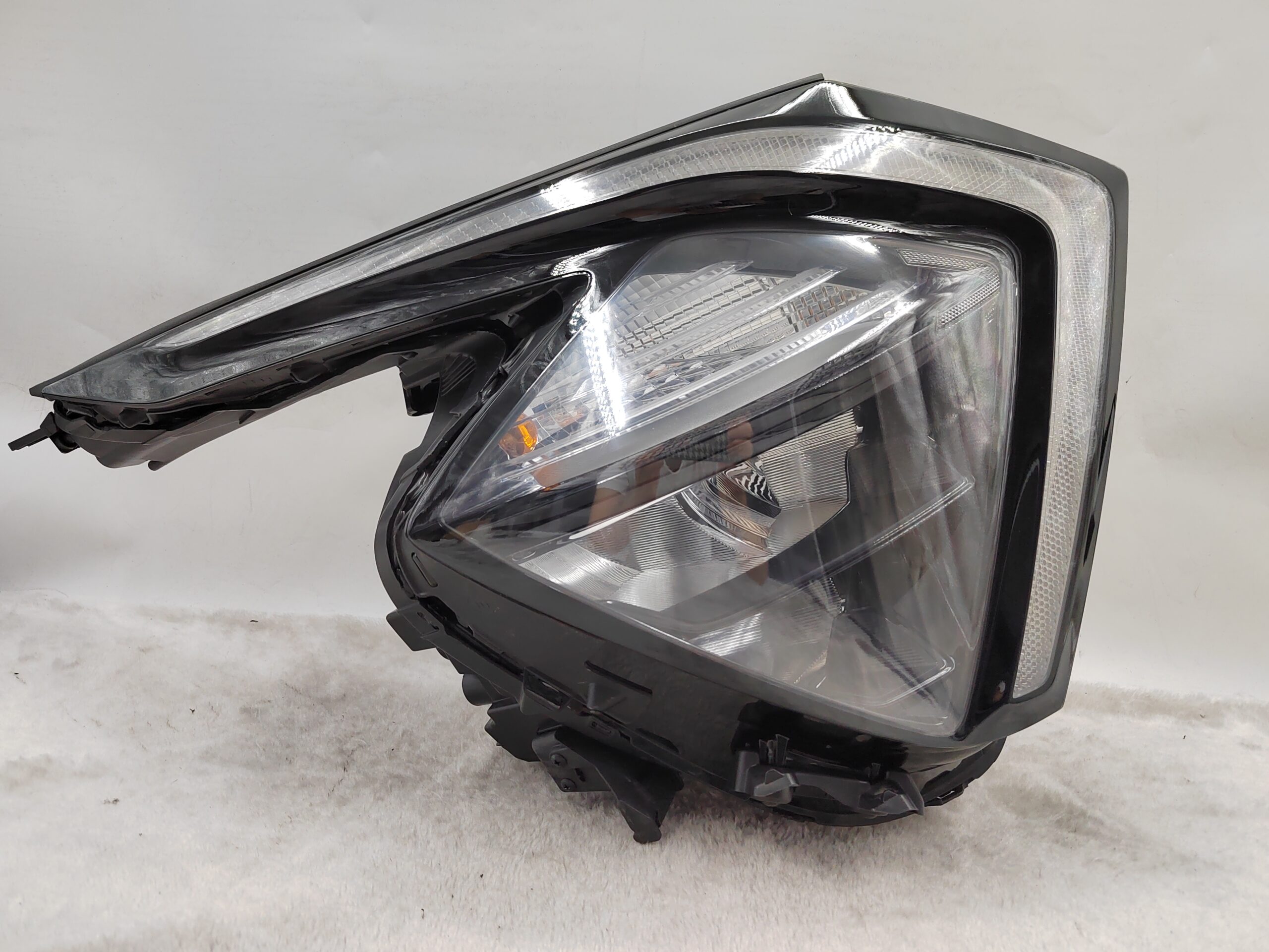 KIA SPORTAGE 2022-2024 LED R.H.S HEADLIGHT ASSEMBLY