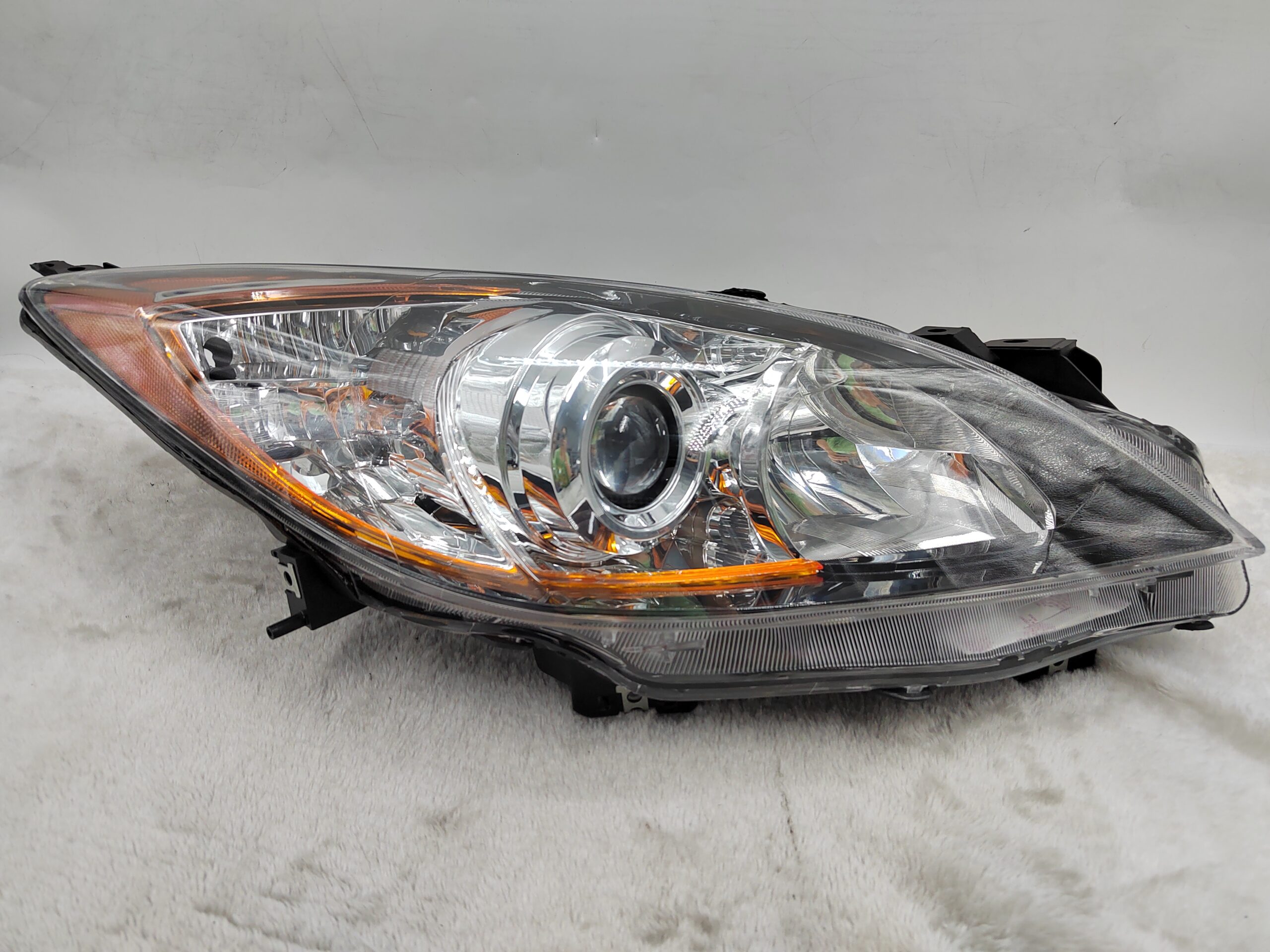 MAZDA 3 2010-2013 HALOGEN R.H.S HEADLIGHT ASSEMBLY