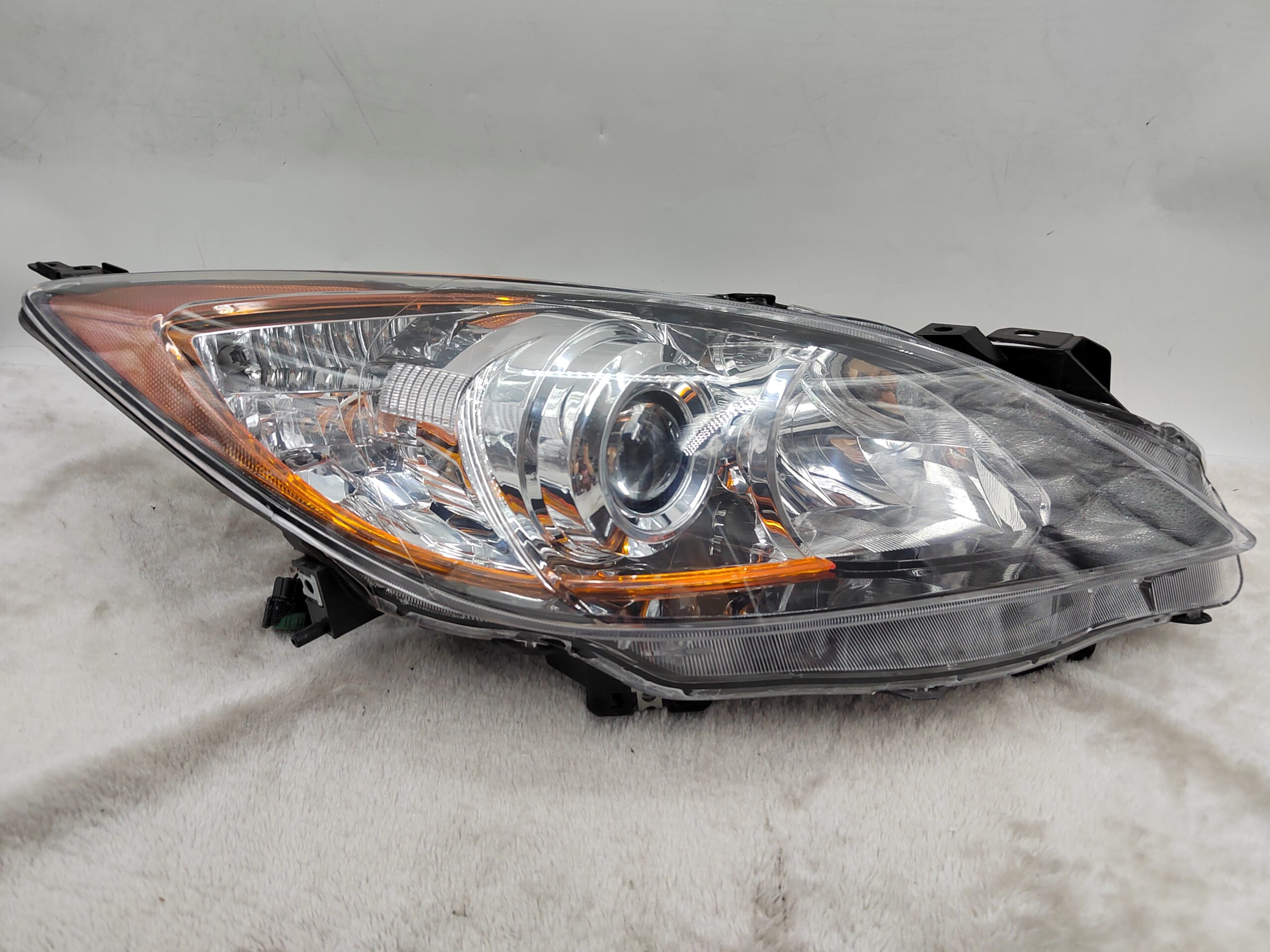 MAZDA 3 2010-2013 HALOGEN R.H.S HEADLIGHT ASSEMBLY