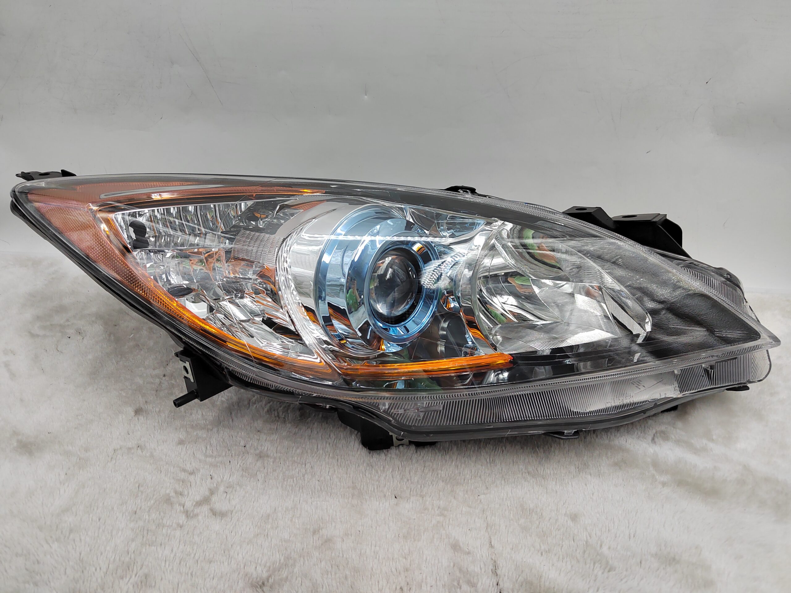 MAZDA 3 2010-2013 HALOGEN R.H.S HEADLIGHT ASSEMBLY