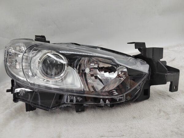 MAZDA 6 2013-2014 HALOGEN R.H.S HEADLIGHT ASSEMBLY