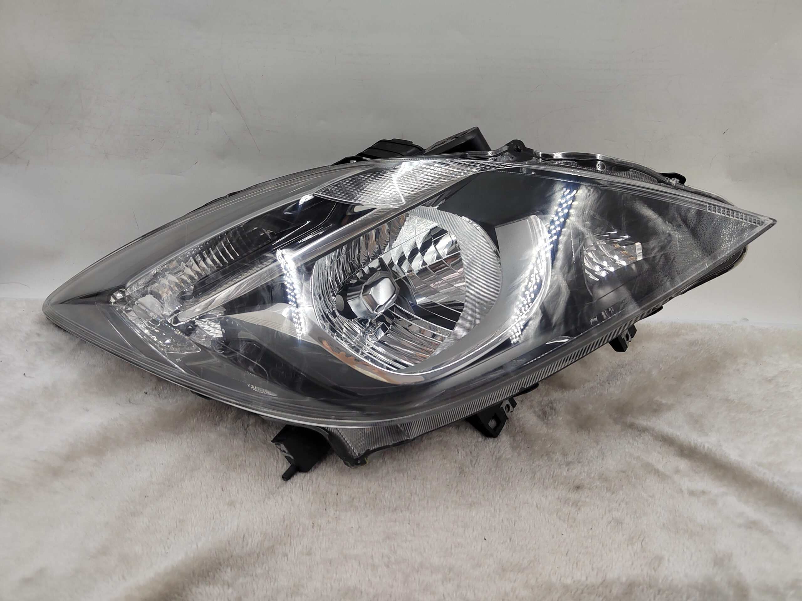 MAZDA BT-50 2016-2019 HALOGEN R.H.S HEADLIGHT ASSEMBLY