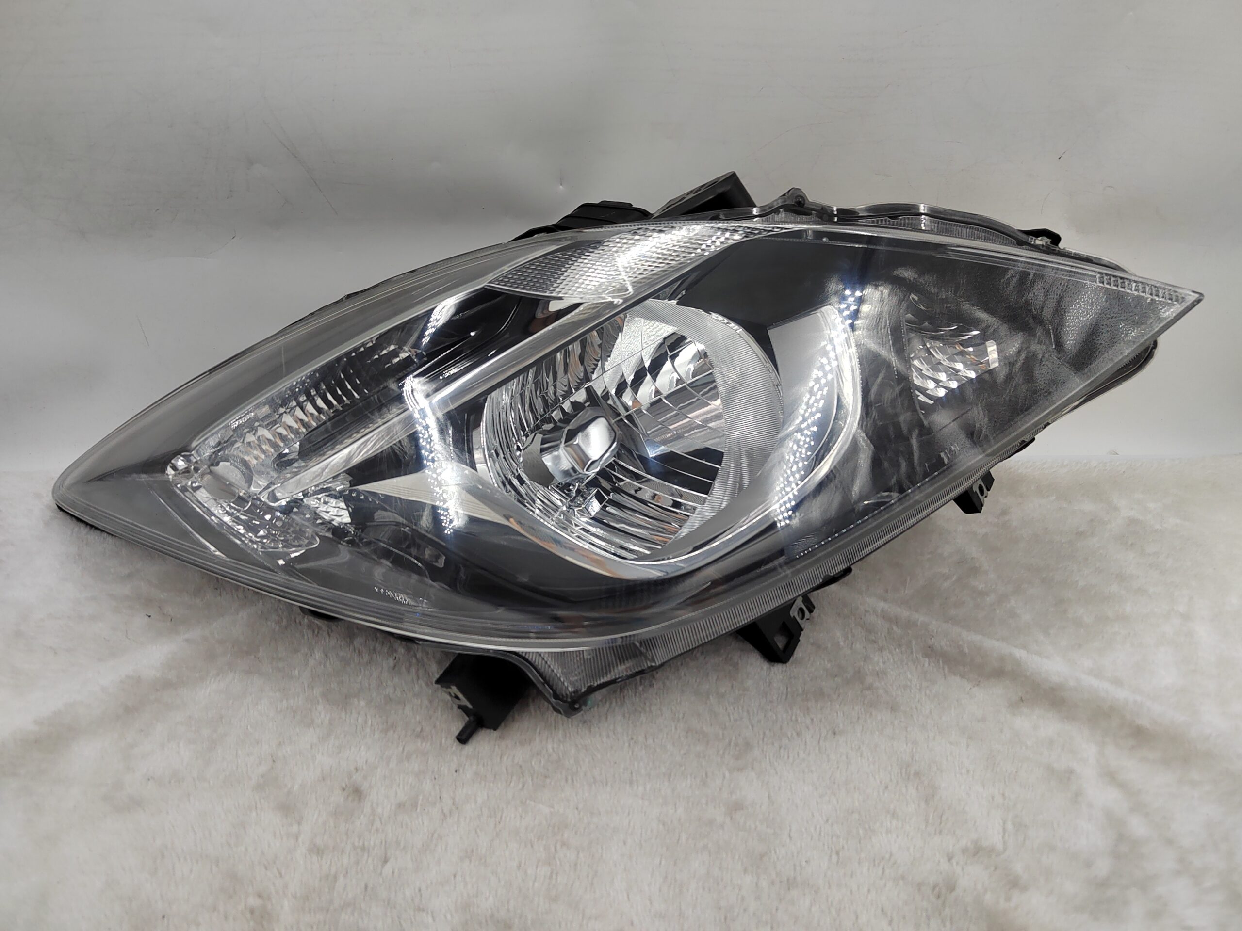 MAZDA BT-50 2016-2019 HALOGEN R.H.S HEADLIGHT ASSEMBLY