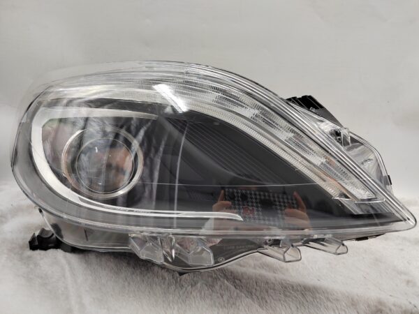 MERCEDES-BENZ B-CLASS W246 B200 2012-2016 XENON R.H.S HEADLIGHT ASSEMBLY