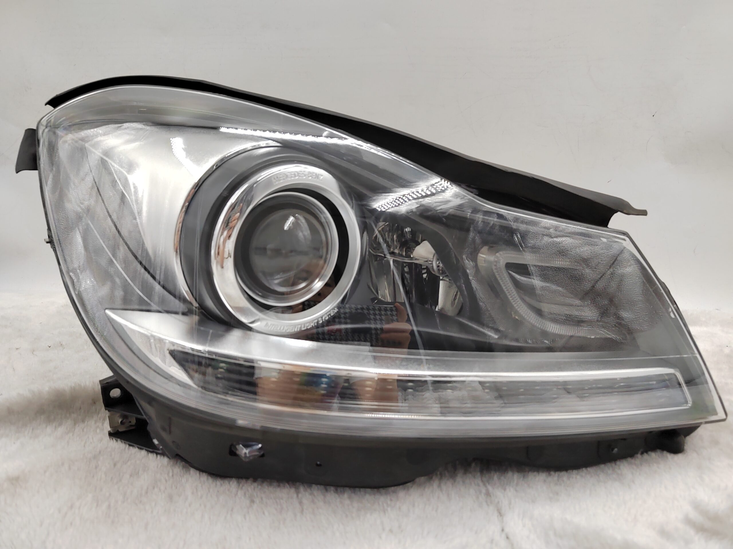 MERCEDES-BENZ C-CLASS W204 2012-2013 XENON R.H.S HEADLIGHT ASSEMBLY