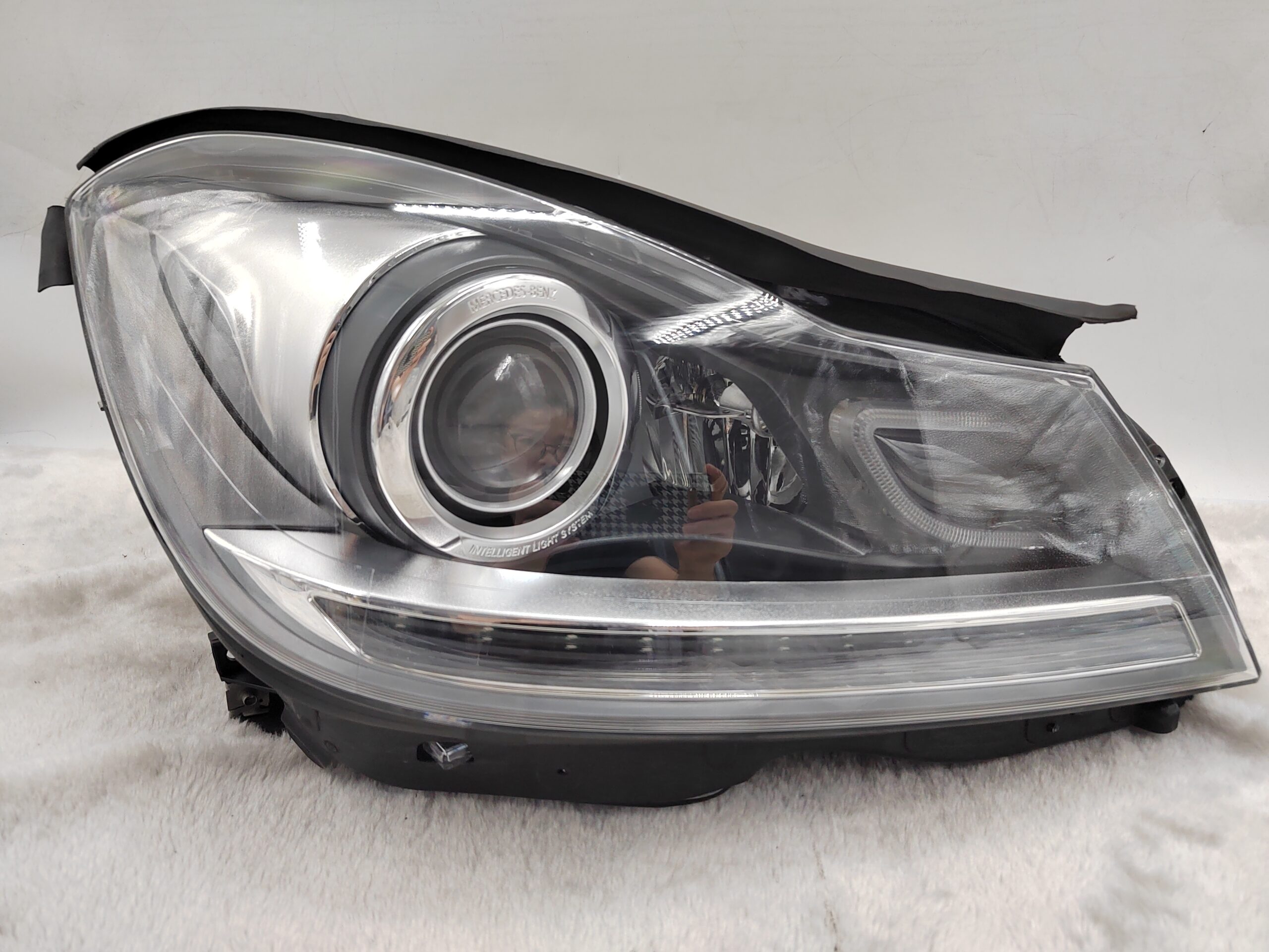 MERCEDES-BENZ C-CLASS W204 2012-2013 XENON R.H.S HEADLIGHT ASSEMBLY