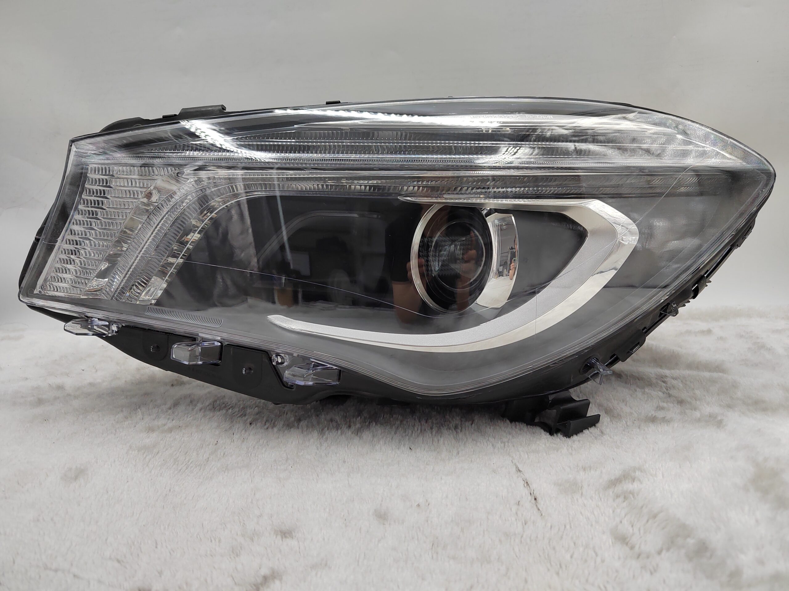 MERCEDES-BENZ CLA-CLASS W117 CLA250 2012-2015 XENON L.H.S HEADLIGHT ASSEMBLY