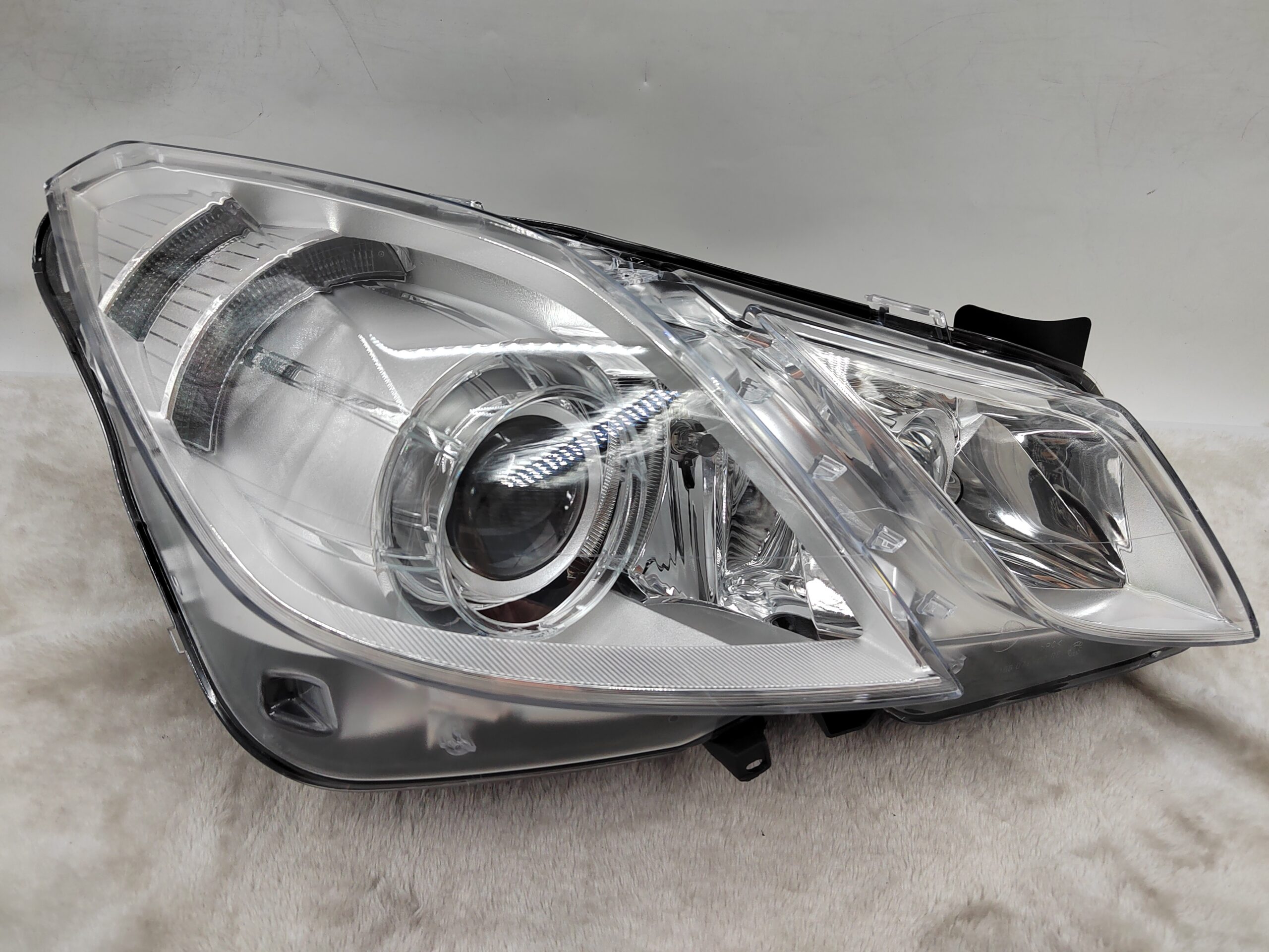 MERCEDES-BENZ E-CLASS W207 2009-2012 XENON R.H.S HEADLIGHT ASSEMBLY