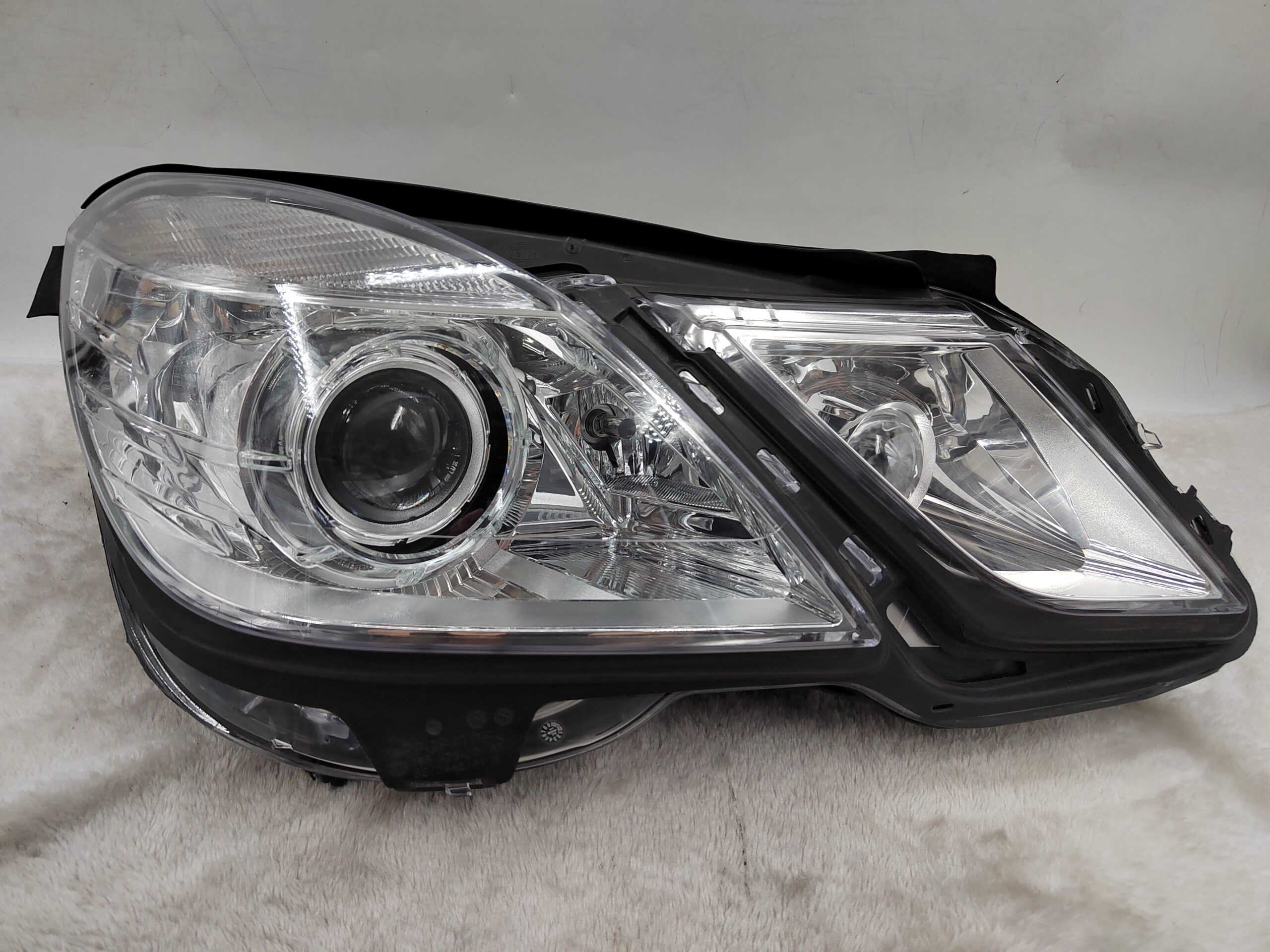 MERCEDES-BENZ E-CLASS W212 2010-2013 XENON R.H.S HEADLIGHT ASSEMBLY