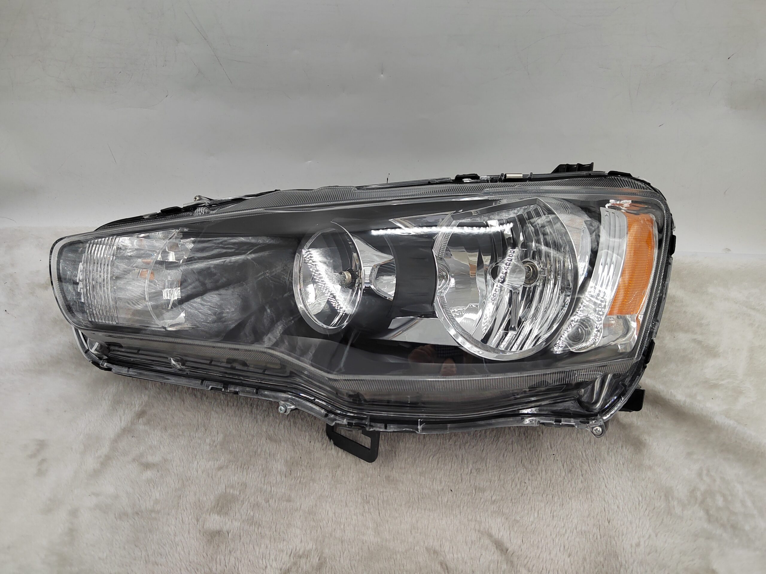 MITSUBISHI LANCER 2008-2018 HALOGEN L.H.S HEADLIGHT ASSEMBLY