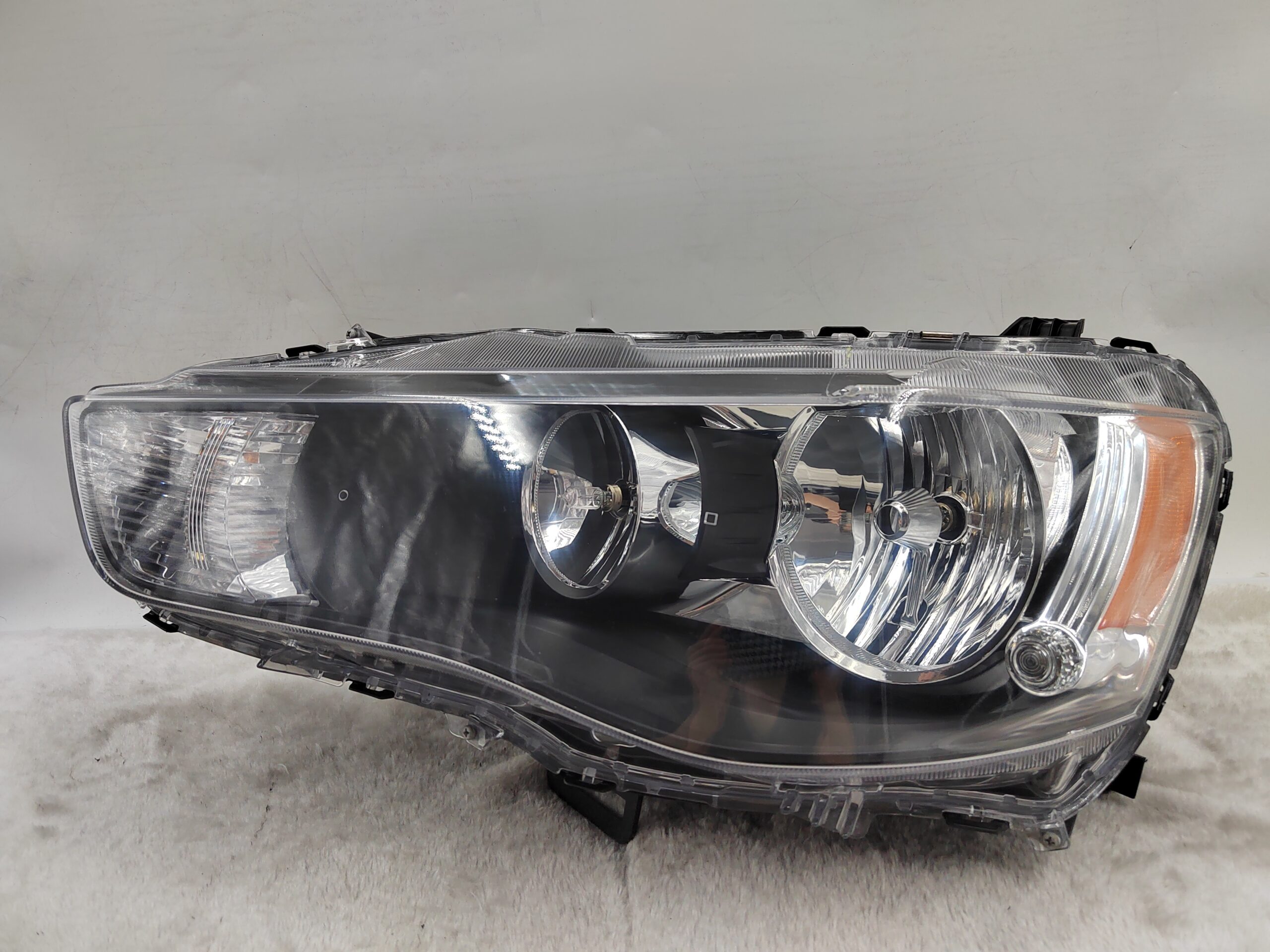 MITSUBISHI LANCER 2008-2018 HALOGEN L.H.S HEADLIGHT ASSEMBLY