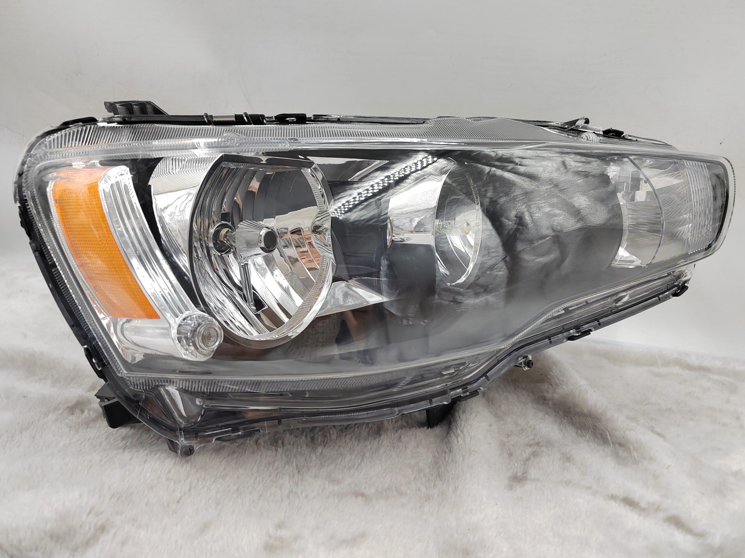 MITSUBISHI LANCER 2008-2018 HALOGEN R.H.S HEADLIGHT ASSEMBLY