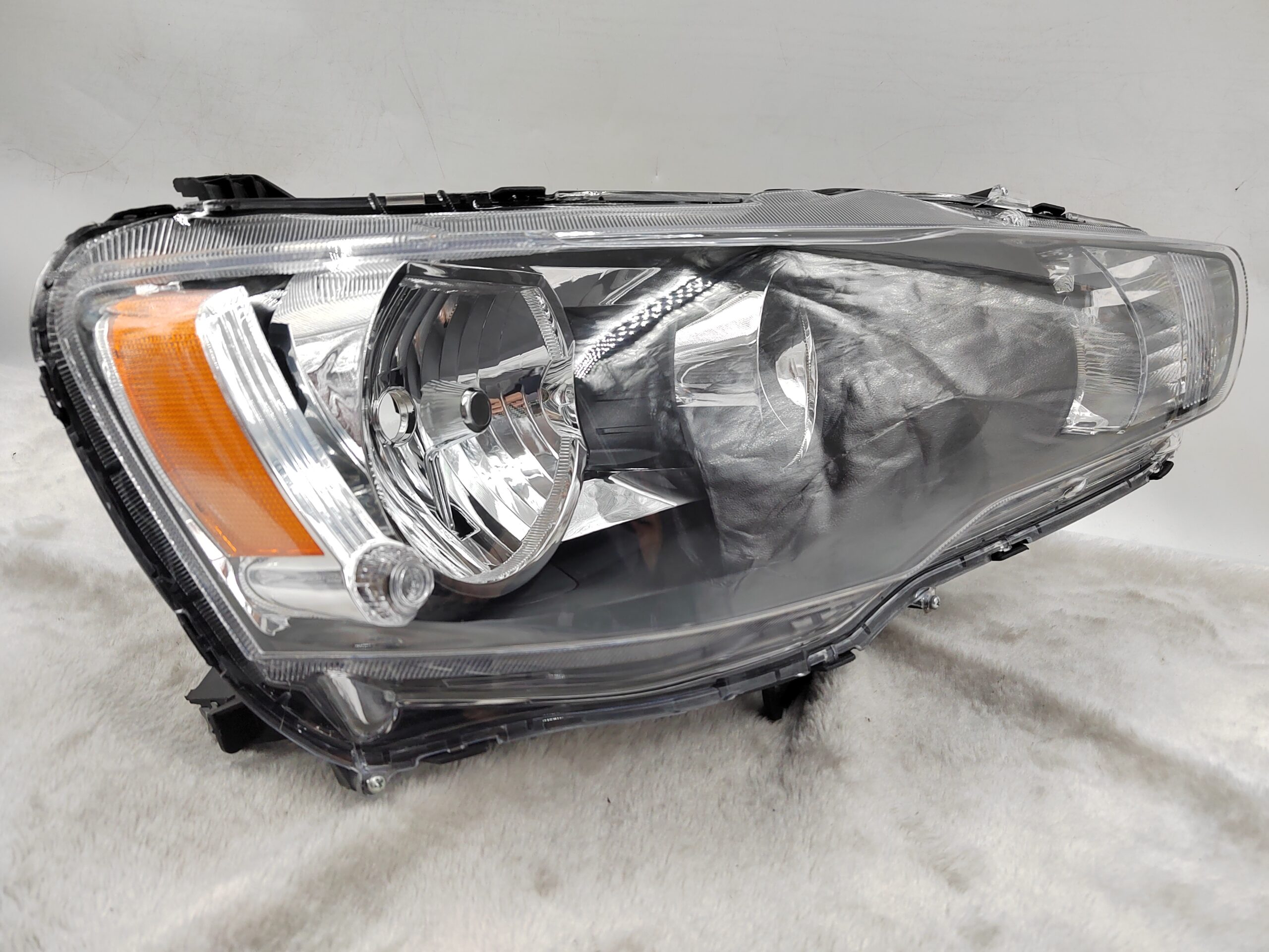 MITSUBISHI LANCER 2008-2018 HALOGEN R.H.S HEADLIGHT ASSEMBLY