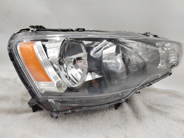 MITSUBISHI LANCER 2008-2018 HALOGEN R.H.S HEADLIGHT ASSEMBLY