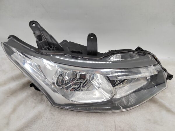 MITSUBISHI OUTLANDER 2013-2015 HALOGEN R.H.S HEADLIGHT ASSEMBLY