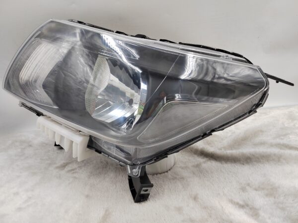 NISSAN NAVARA NP300 2015-2020 HALOGEN L.H.S HEADLIGHT ASSEMBLY