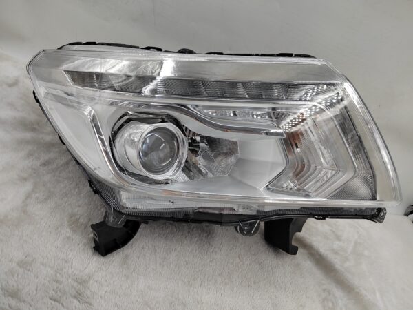 NISSAN NAVARA NP300 2015-2020 LED R.H.S HEADLIGHT ASSEMBLY