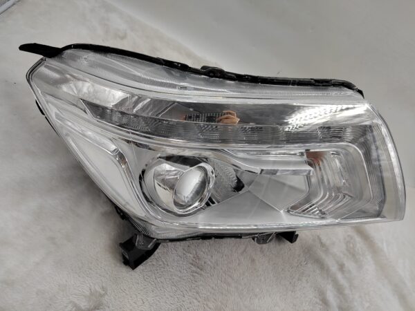 NISSAN NAVARA NP300 2015-2020 LED R.H.S HEADLIGHT ASSEMBLY